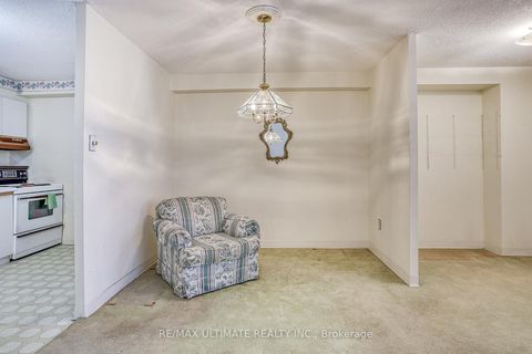 Photo 10 at 1003 - 15 Torrance Road, Eglinton East, Toronto