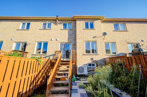 Photo 4 at 55 Amulet Crescent, Rouge Woods, Richmond Hill