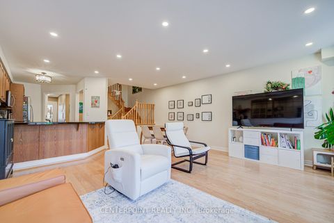 Photo 24 at 55 Amulet Crescent, Rouge Woods, Richmond Hill