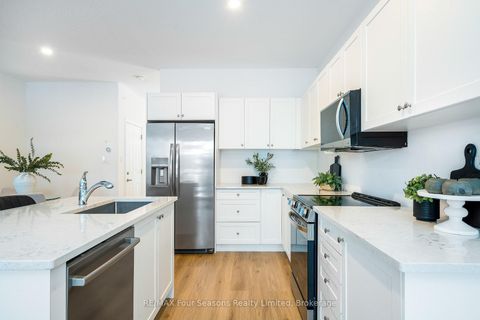 Photo 5 at 248 Duncan Street, Stayner, Clearview