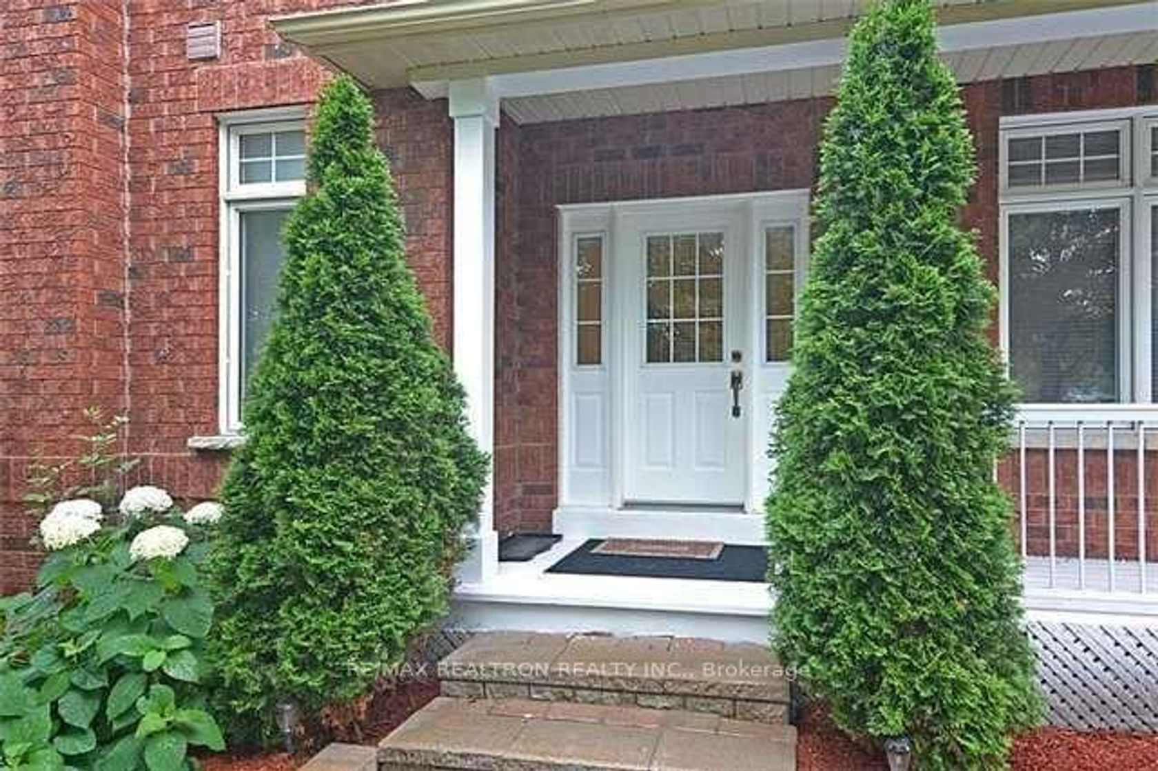 1 Settlement Park Avenue, Cornell, Markham 2