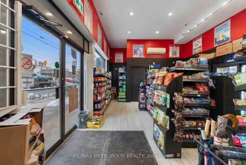 Photo 4 at 142 Avenue Road, Casa Loma, Toronto