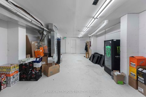 Photo 17 at 142 Avenue Road, Casa Loma, Toronto