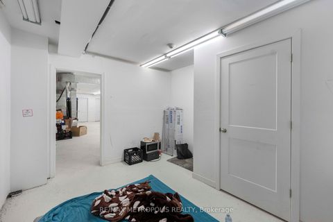 Photo 19 at 142 Avenue Road, Casa Loma, Toronto