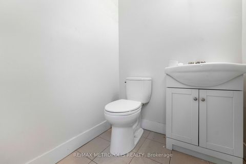 Photo 20 at 142 Avenue Road, Casa Loma, Toronto