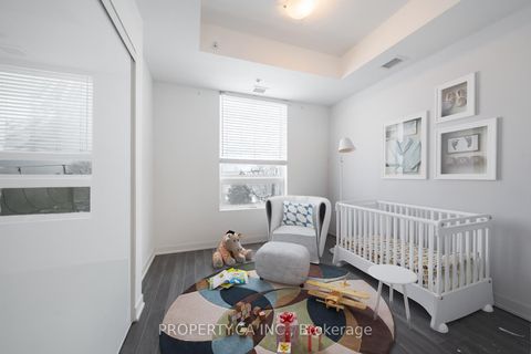 Photo 7 at 424 - 3560 St Clair Avenue E, Kennedy Park, Toronto