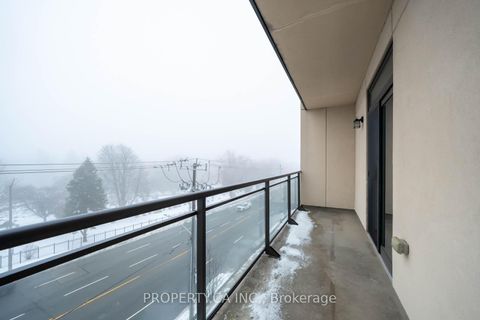 Photo 10 at 424 - 3560 St Clair Avenue E, Kennedy Park, Toronto
