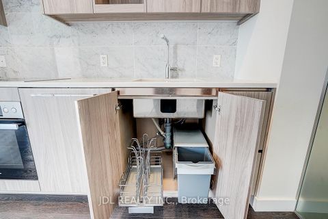 Photo 15 at 1607 - 95 Mcmahon Drive, Bayview Village, Toronto