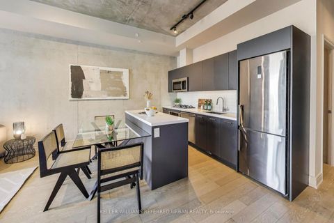 Photo 1 at 616 - 608 Richmond Street W, Waterfront Communities C1, Toronto