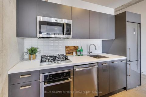 Photo 3 at 616 - 608 Richmond Street W, Waterfront Communities C1, Toronto