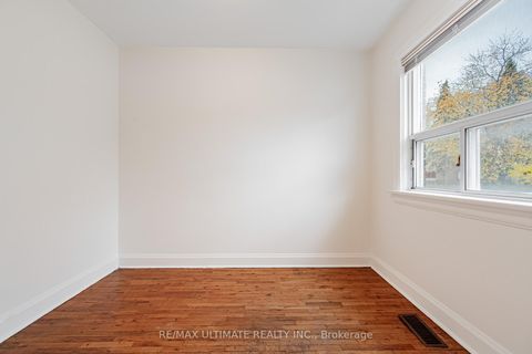 Photo 6 at 42 Carr Street, Chinatown, Toronto