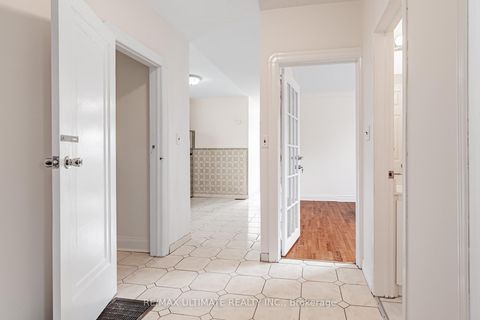 Photo 18 at 42 Carr Street, Chinatown, Toronto