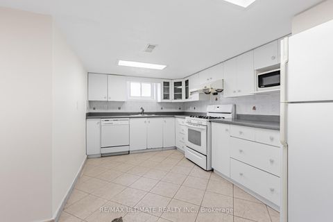 Photo 21 at 42 Carr Street, Chinatown, Toronto