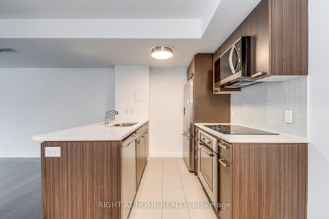 Photo 10 at 314 - 295 Adelaide Street W, Waterfront Communities C1, Toronto