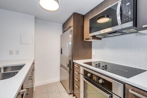 Photo 12 at 314 - 295 Adelaide Street W, Waterfront Communities C1, Toronto