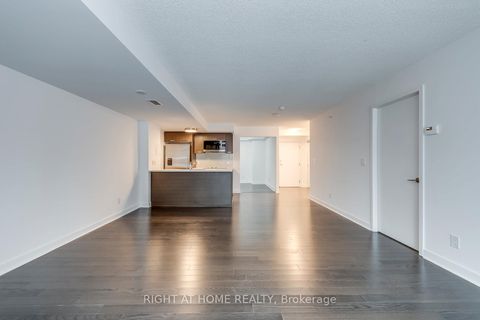 Photo 19 at 314 - 295 Adelaide Street W, Waterfront Communities C1, Toronto