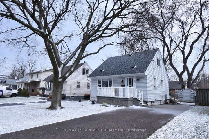 Photo 1 at 180 Adair Avenue N, McQuesten, Hamilton