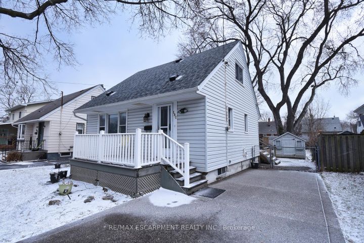 Photo 2 at 180 Adair Avenue N, McQuesten, Hamilton