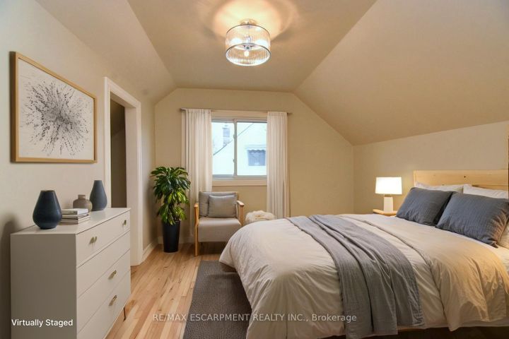 Photo 21 at 180 Adair Avenue N, McQuesten, Hamilton