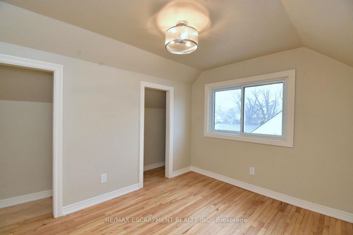 Photo 24 at 180 Adair Avenue N, McQuesten, Hamilton