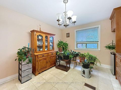 Photo 11 at 81 Argyle Street, Bellwoods, Toronto