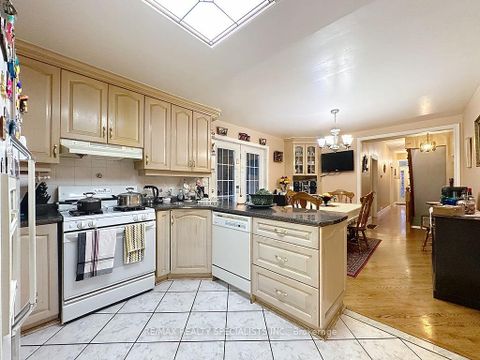 Photo 13 at 81 Argyle Street, Bellwoods, Toronto