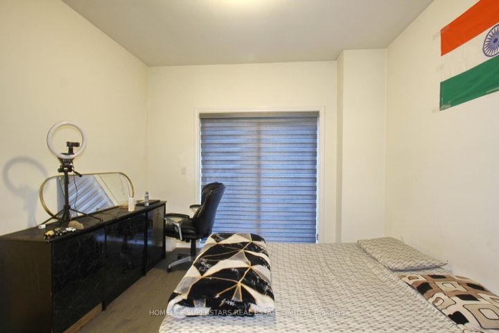 Photo 4 at 72 Wascana Road, Kleinburg, Vaughan