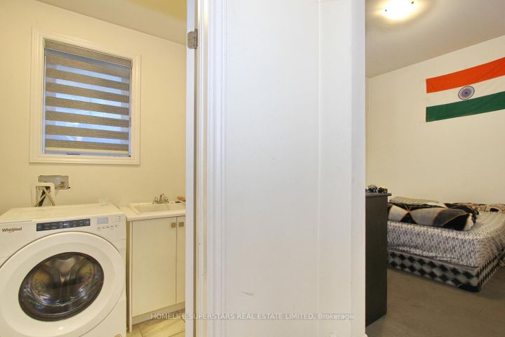 Photo 5 at 72 Wascana Road, Kleinburg, Vaughan