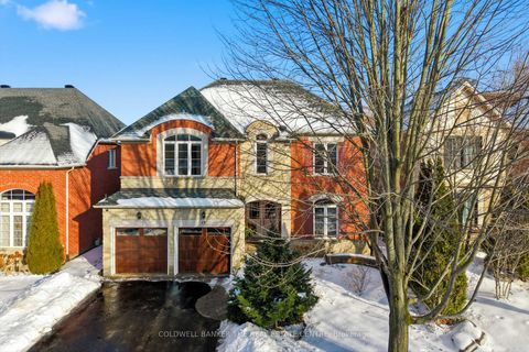 Photo 1 at 19 Deerhorn Crescent, Aurora Highlands, Aurora