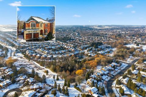 Photo 2 at 19 Deerhorn Crescent, Aurora Highlands, Aurora