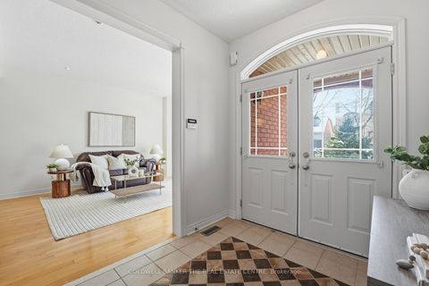 Photo 3 at 19 Deerhorn Crescent, Aurora Highlands, Aurora