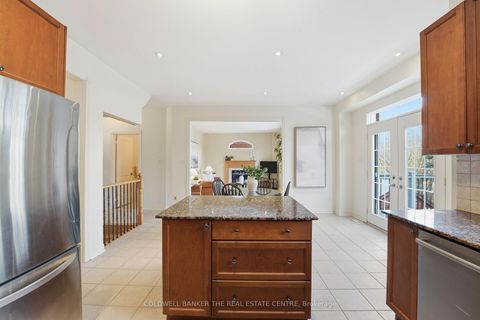 Photo 19 at 19 Deerhorn Crescent, Aurora Highlands, Aurora