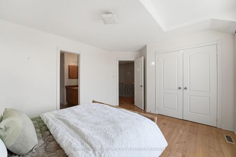 Photo 31 at 19 Deerhorn Crescent, Aurora Highlands, Aurora