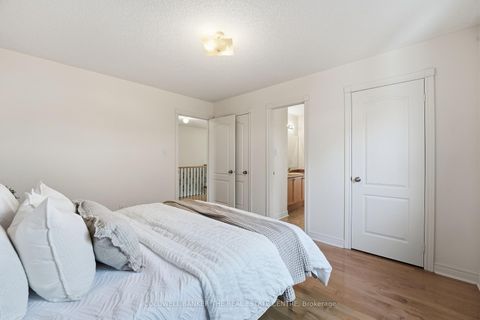 Photo 34 at 19 Deerhorn Crescent, Aurora Highlands, Aurora