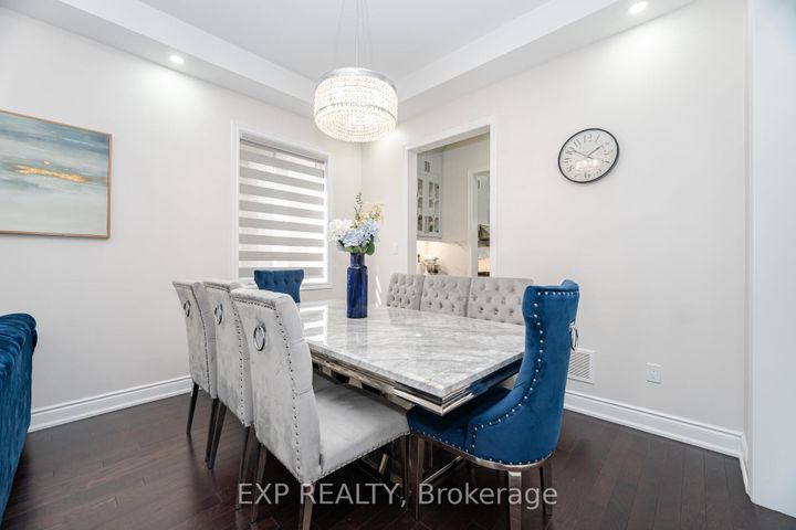 Photo 7 at 78 Gallant Place, Vellore Village, Vaughan