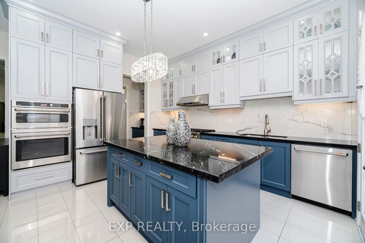 Photo 10 at 78 Gallant Place, Vellore Village, Vaughan