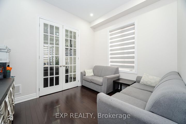 Photo 19 at 78 Gallant Place, Vellore Village, Vaughan