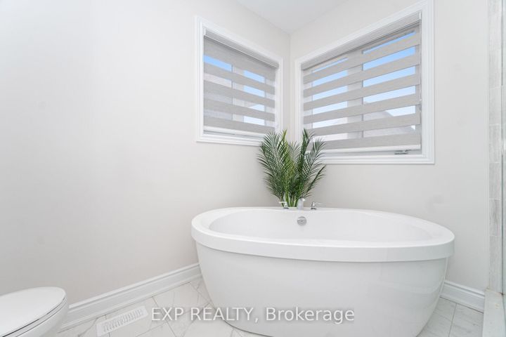 Photo 28 at 78 Gallant Place, Vellore Village, Vaughan