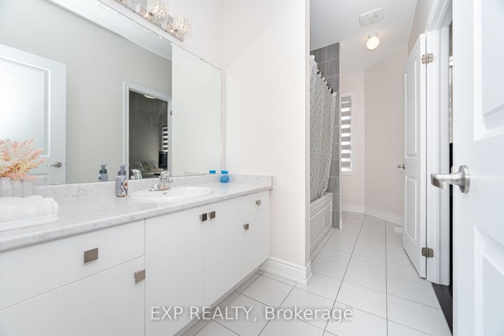 Photo 36 at 78 Gallant Place, Vellore Village, Vaughan