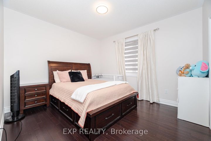 Photo 37 at 78 Gallant Place, Vellore Village, Vaughan