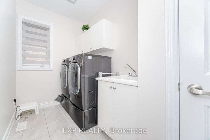 Photo 39 at 78 Gallant Place, Vellore Village, Vaughan