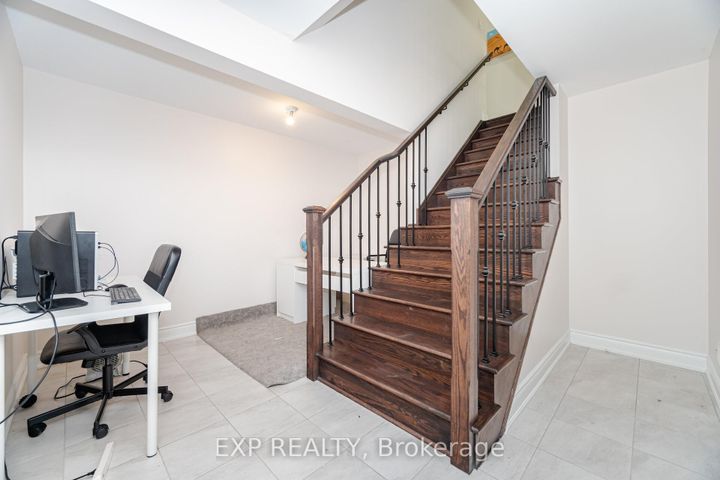 Photo 40 at 78 Gallant Place, Vellore Village, Vaughan