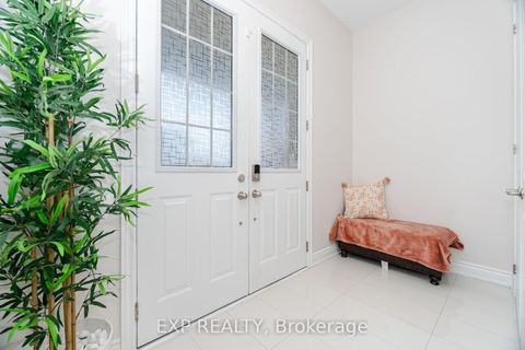 Photo 3 at 78 Gallant Place, Vellore Village, Vaughan