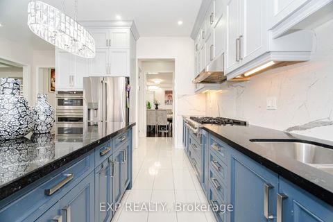 Photo 11 at 78 Gallant Place, Vellore Village, Vaughan