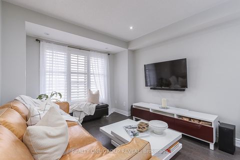 Photo 3 at 67 - 22 Lavan Lane, Northwest Ajax, Ajax