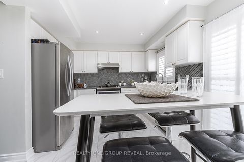 Photo 11 at 67 - 22 Lavan Lane, Northwest Ajax, Ajax