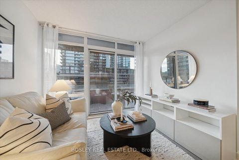Photo 2 at 521 - 4K Spadina Avenue, Waterfront Communities C1, Toronto