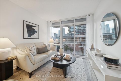 Photo 3 at 521 - 4K Spadina Avenue, Waterfront Communities C1, Toronto