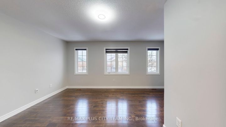 Photo 15 at 4 Slessor Lane, Bram East, Brampton