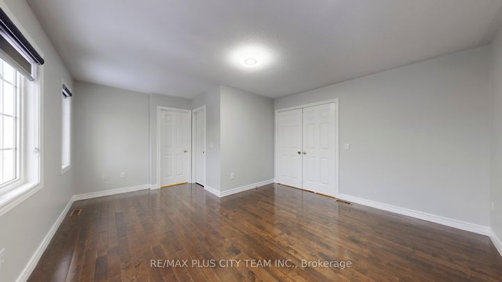 Photo 17 at 4 Slessor Lane, Bram East, Brampton